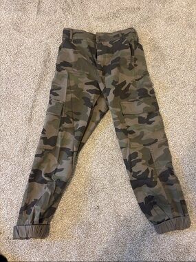 Garage Kids Camo Cargo Pants in Olive & Black